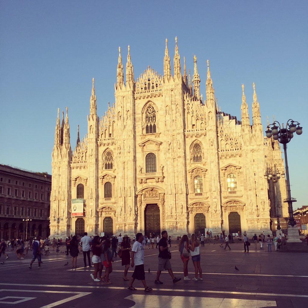 duomo di milano - nappy pretty girl