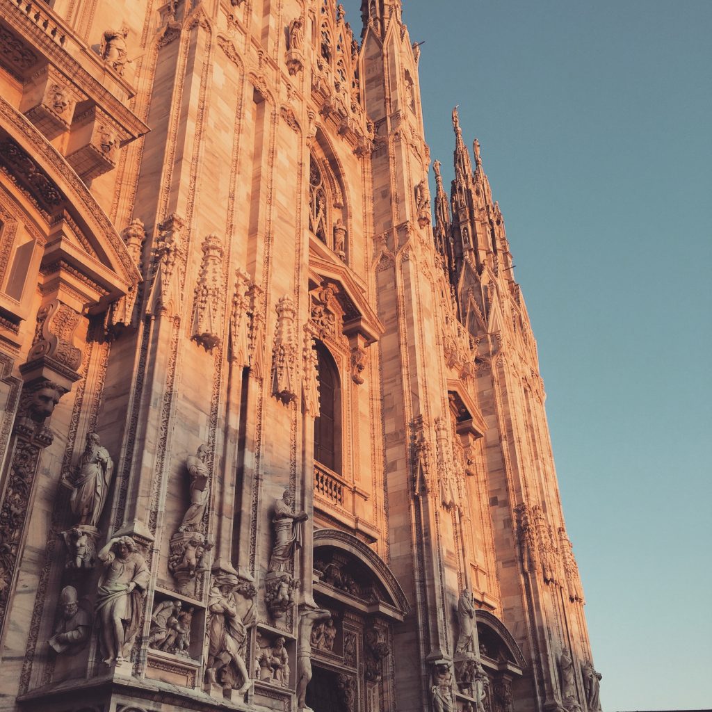 duomo di milano - nappy pretty girl
