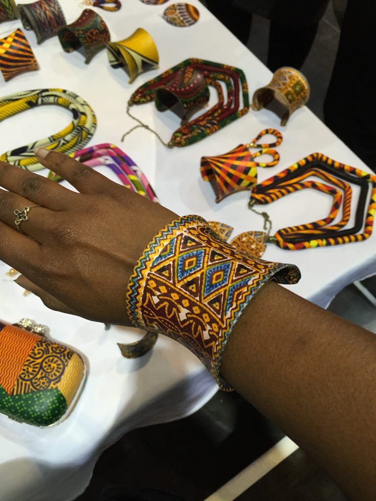 stand de bijoux - Afro Wedding Party - nappy pretty girl
