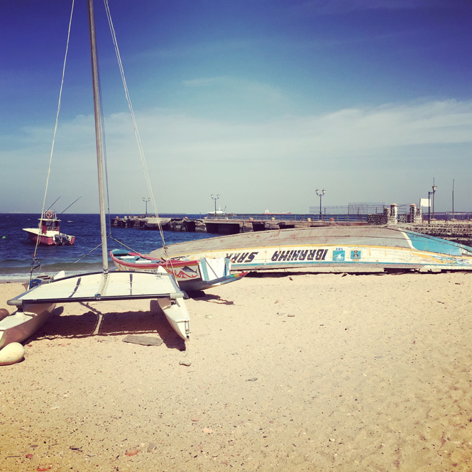 goree catamaran nappy pretty girl