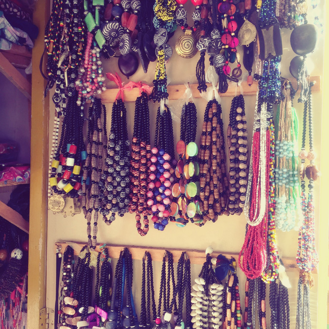 goree necklace nappy pretty girl