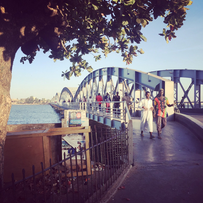 saint louis pont faidherbe nappy pretty girl