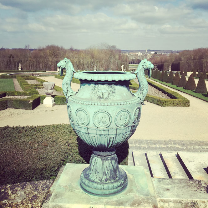 chateau de versailles vase roi soleil nappyprettygirl